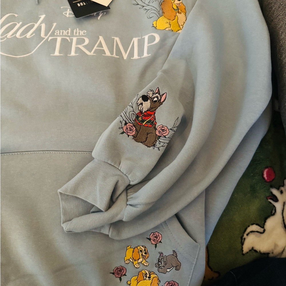 BoxLunch Disney Lady and the Tramp Light Blue Hoodie NWT - Picture 4 of 4